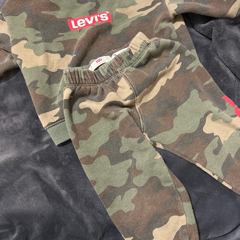 Levi's Green Camo Sweatshirt with Red Logo